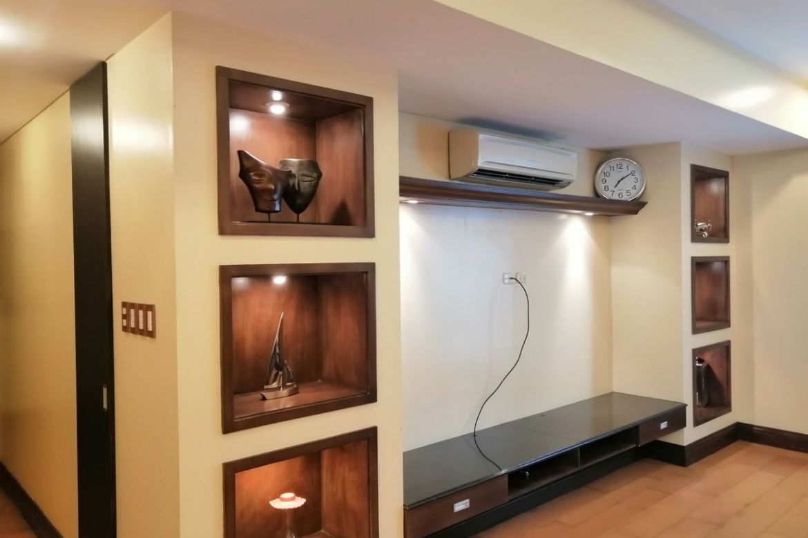 2 Bedroom Condo for Rent in San Lorenzo, Makati, Metro Manila near MRT-3 Ayala photo 6