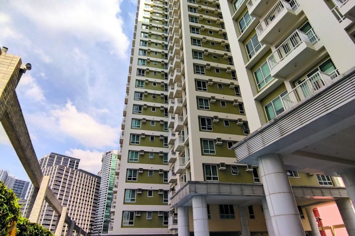 2 Bedroom Condo for Rent in San Lorenzo, Makati, Metro Manila
