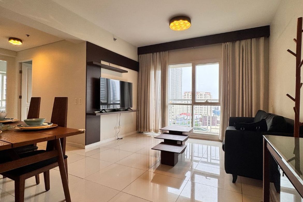 2 Bedroom Condo for Rent in Senta, San Lorenzo, Makati, Metro Manila