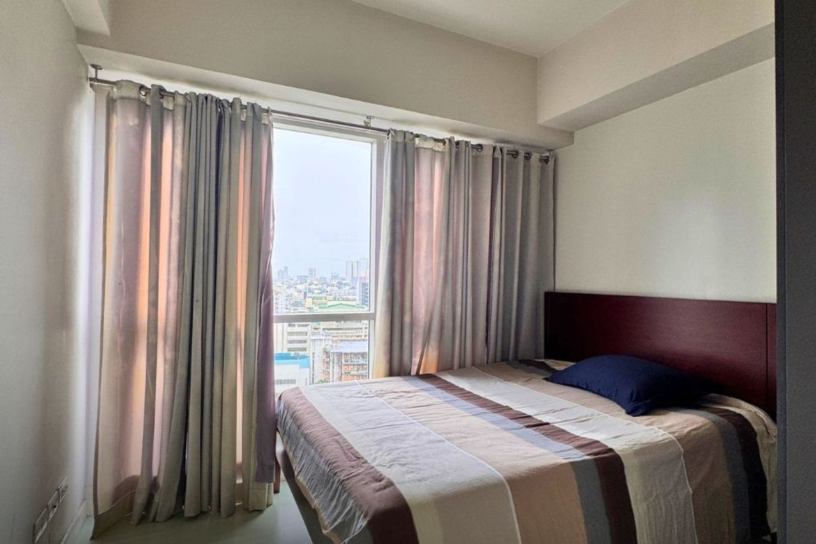 2 Bedroom Condo for Rent in Senta, San Lorenzo, Makati, Metro Manila photo 5