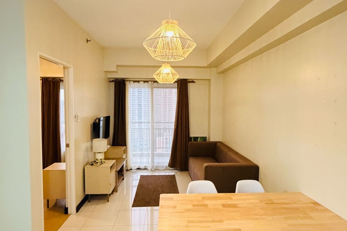 2 Bedroom Condo for Rent in Sheridan Towers, Buayang Bato, Mandaluyong, Metro Manila near MRT-3 Boni