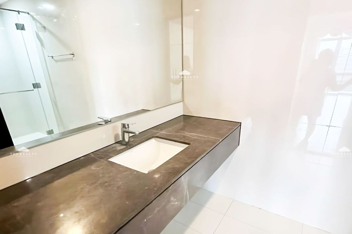 2 Bedroom Condo for Rent in West Gallery Place, BGC, Taguig, Metro Manila photo 3
