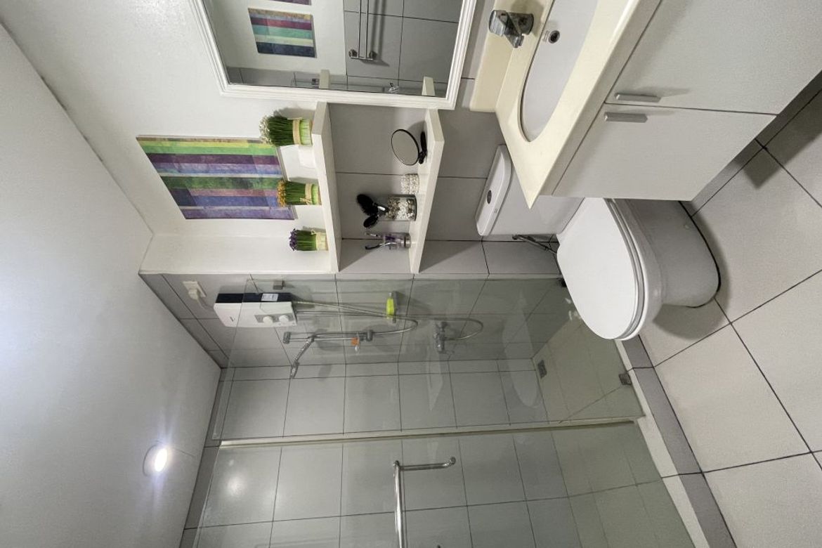 2 Bedroom Condo for Sale in Baclaran, Parañaque, Metro Manila near LRT-1 EDSA – photo 4