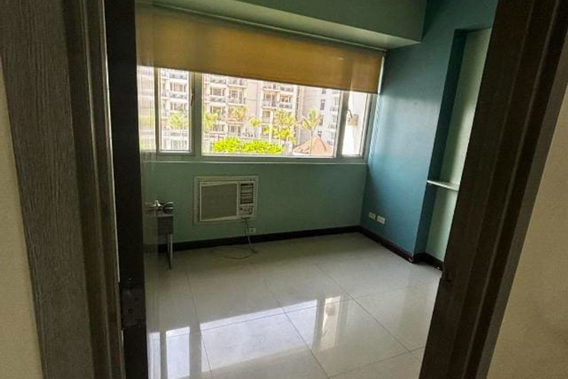 2 Bedroom Condo for Sale in Baclaran, Parañaque, Metro Manila near LRT-1 EDSA – photo 4