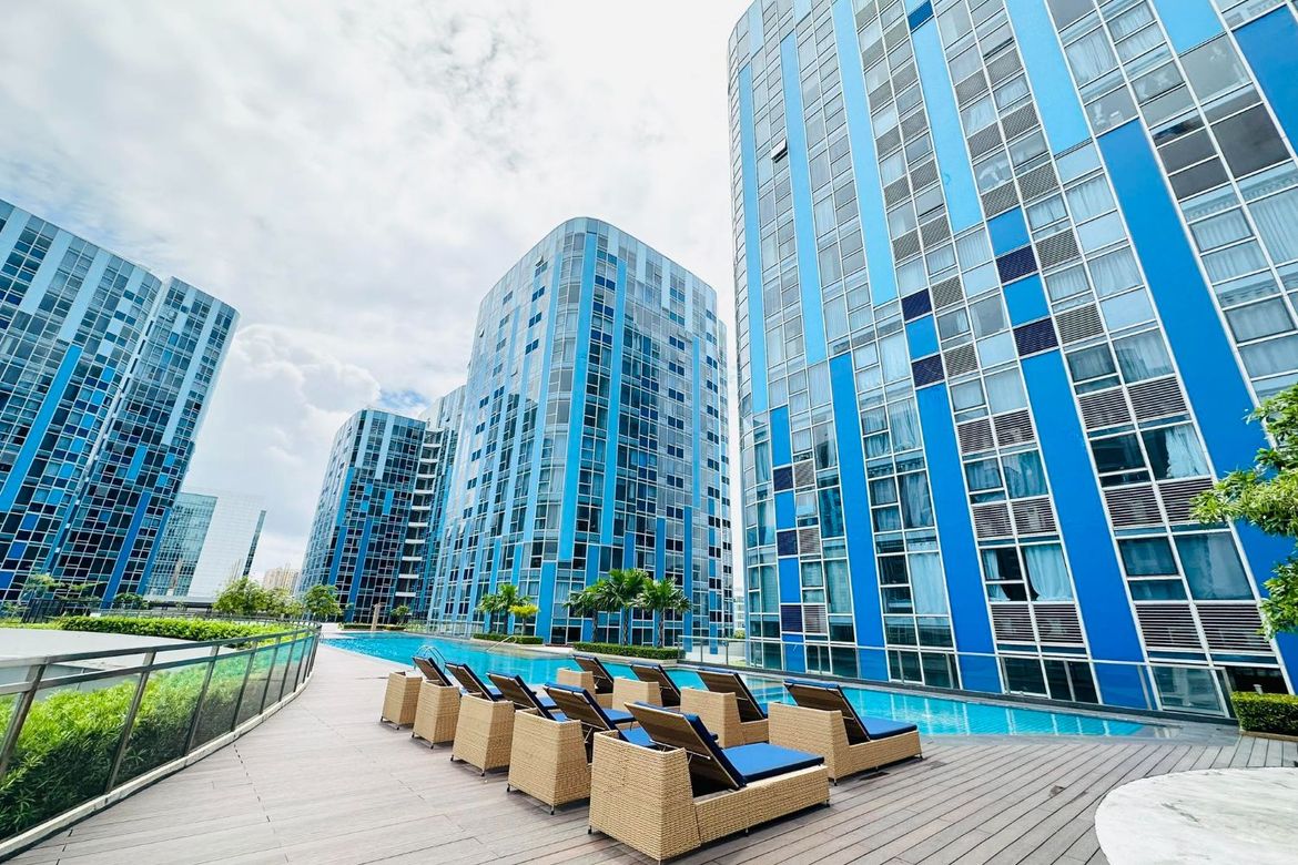 2 Bedroom Condo for Sale in Baclaran, Parañaque, Metro Manila near LRT-1 EDSA
