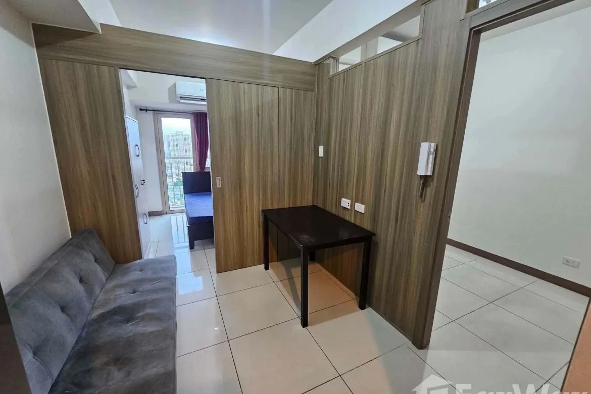 2 Bedroom Condo for Sale in Barangay 7, Pasay, Metro Manila near LRT-1 Gil Puyat