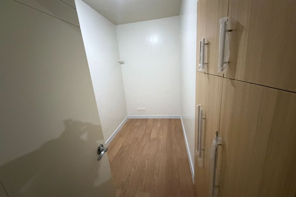 2 Bedroom Condo for Sale in Barangay 76, Pasay, Metro Manila near LRT-1 Libertad
