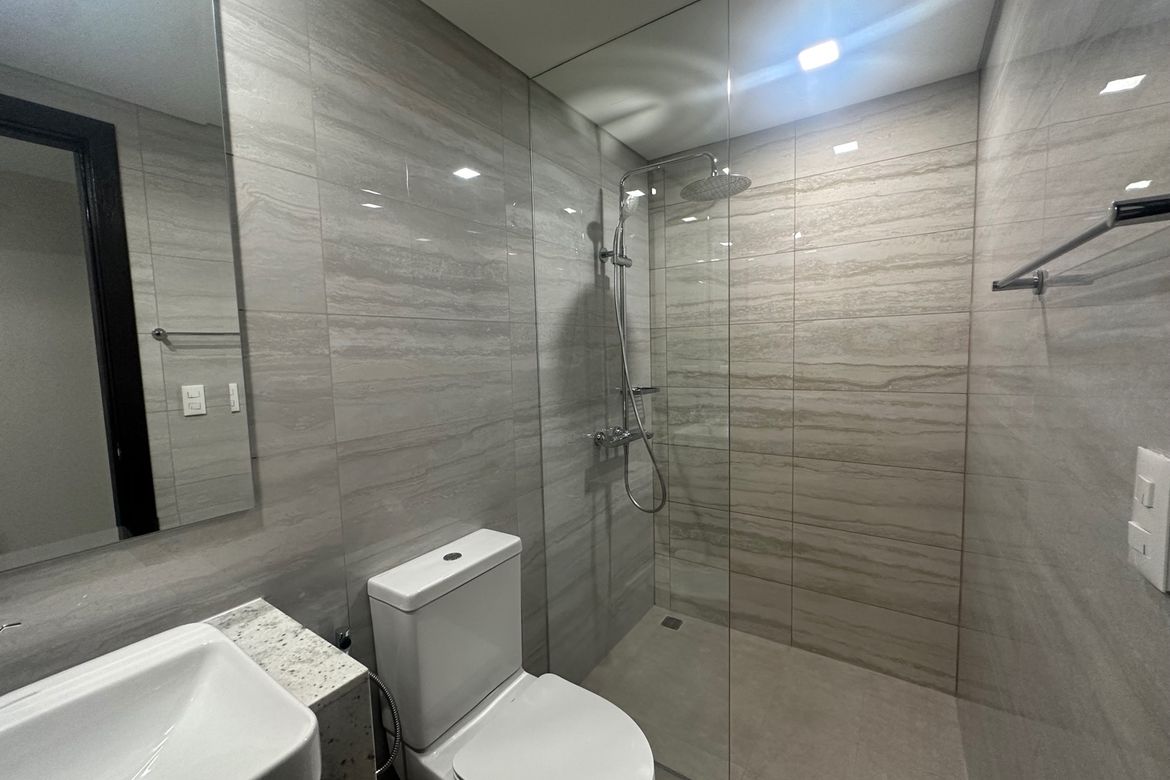 2 Bedroom Condo for Sale in BGC, Taguig, Metro Manila – photo 6