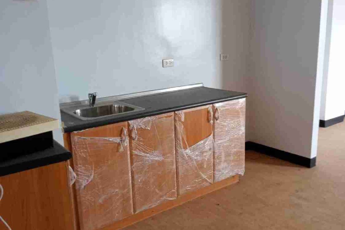 2 Bedroom Condo for Sale in Cambridge Village, San Andres, Cainta, Rizal – photo 6