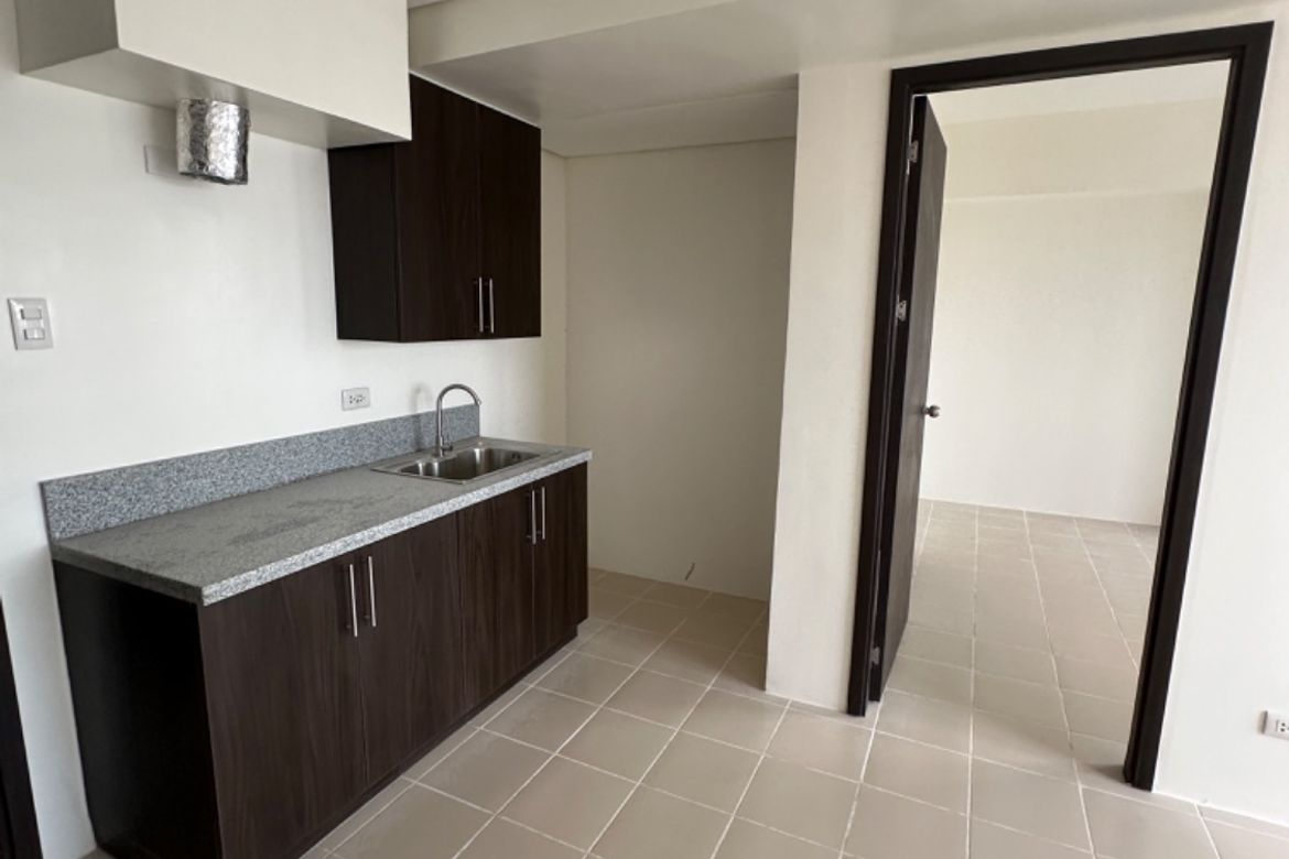 2 Bedroom Condo for Sale in COVENT GARDEN, Santa Mesa, Manila, Metro Manila near LRT-2 V. Mapa – photo 5
