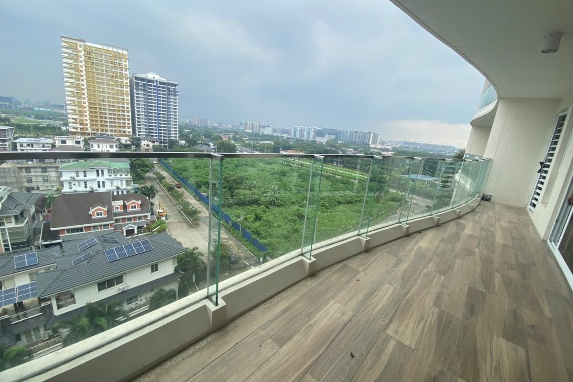 2 Bedroom Condo for Sale in Don Galo, Parañaque, Metro Manila