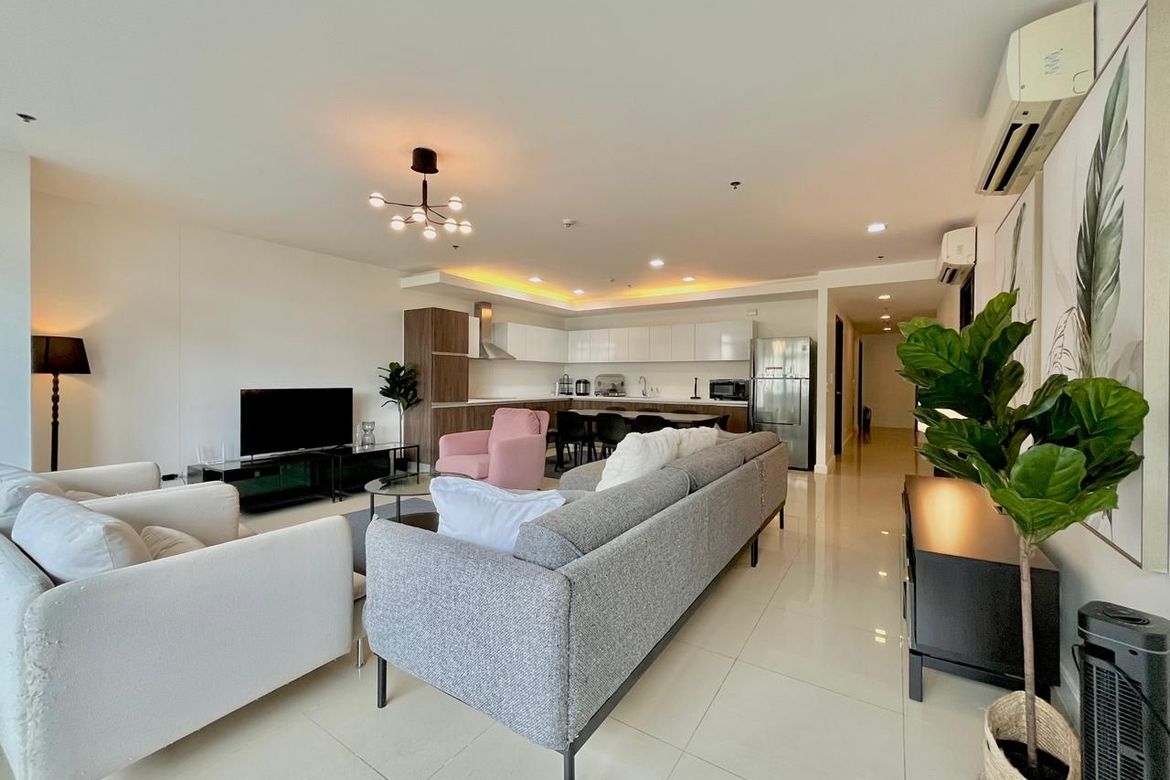 2 Bedroom Condo for Sale in East Gallery Place, BGC, Taguig