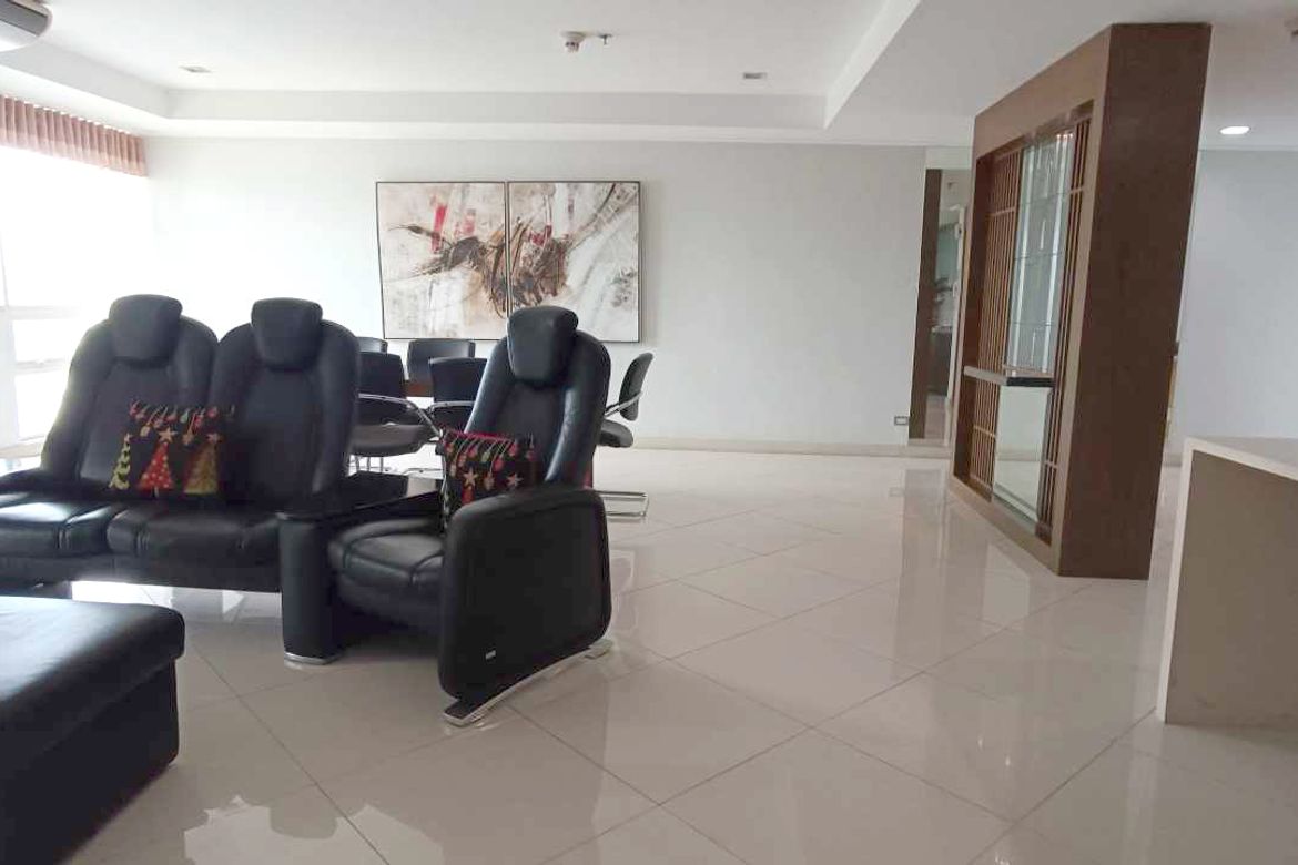 2 Bedroom Condo for Sale in Ermita, Manila, Metro Manila near LRT-1 Pedro Gil – photo 4