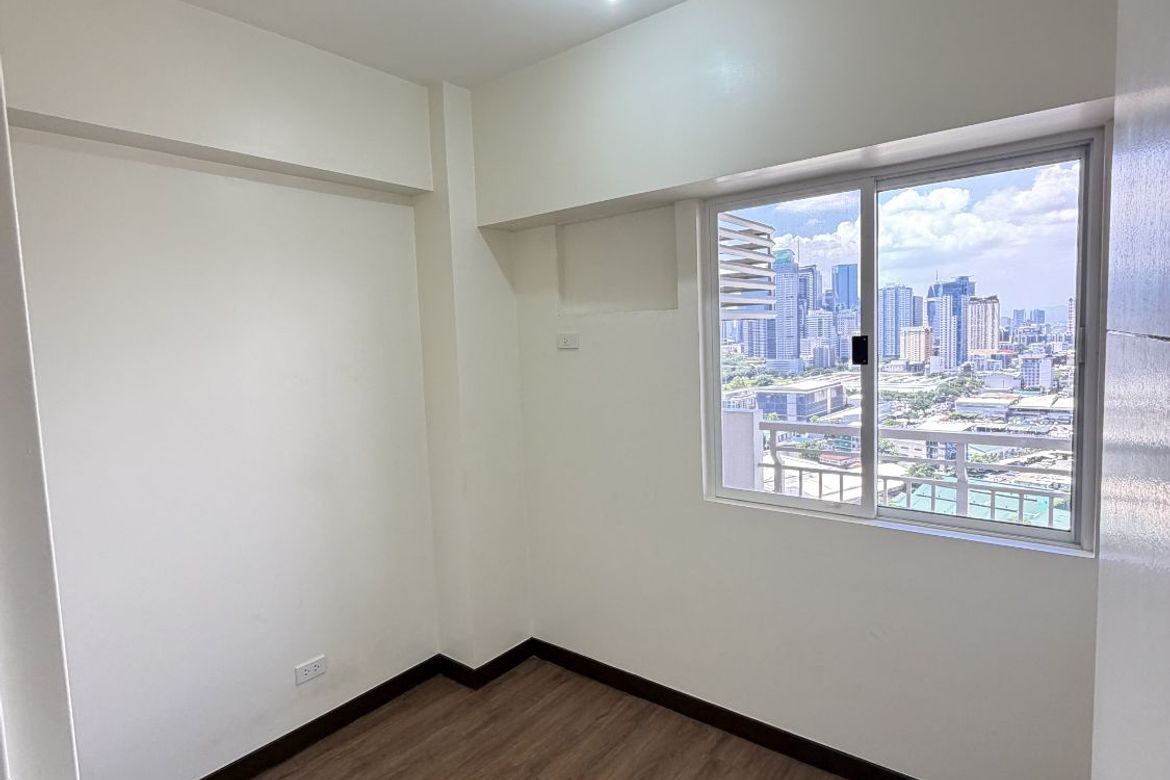 2 Bedroom Condo for Sale in Fairlane Residences, Kapitolyo, Pasig, Metro Manila near MRT-3 Boni – photo 3