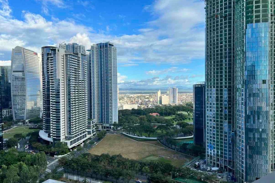 2 Bedroom Condo for Sale in Fairways Tower, BGC, Taguig