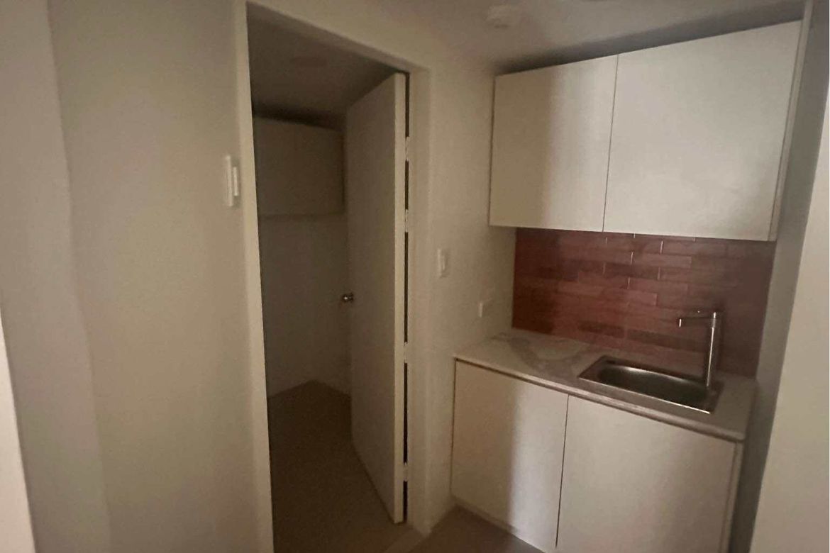 2 Bedroom Condo for Sale in Forbeswood Heights, BGC, Taguig, Metro Manila – photo 4