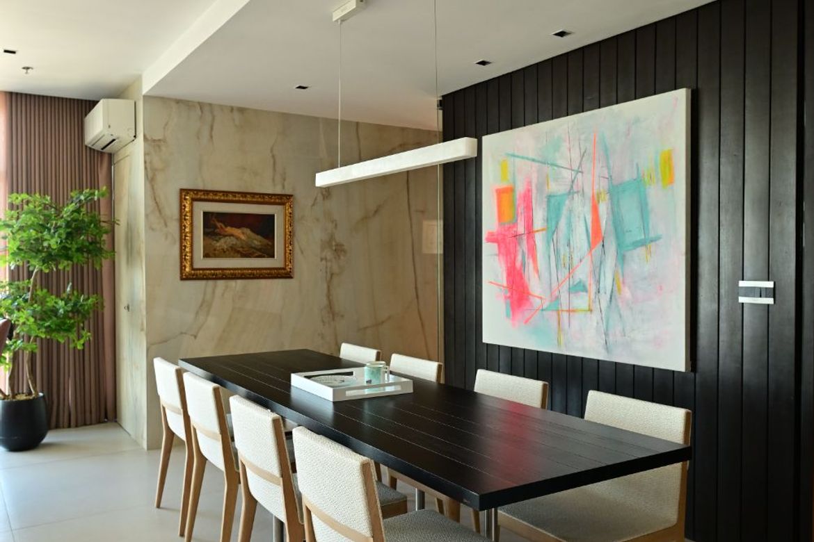 2 Bedroom Condo for Sale in Garden Towers, San Lorenzo, Makati City near MRT-3 Ayala