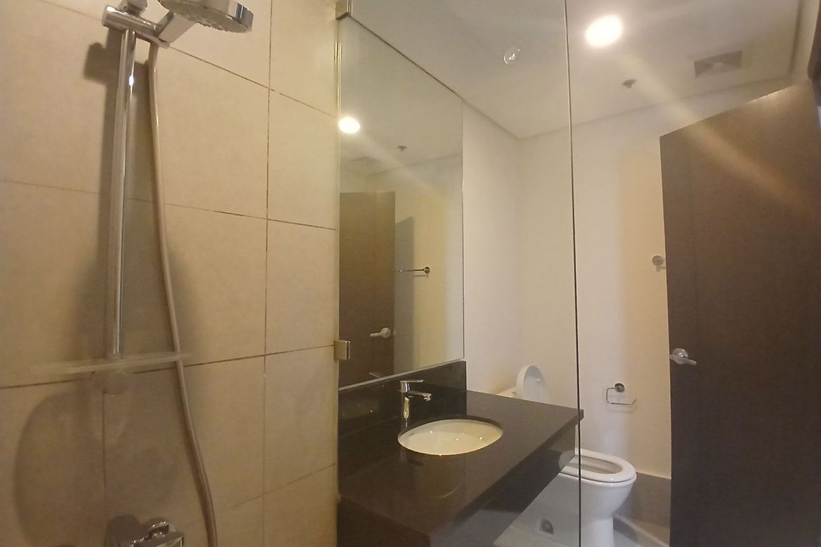 2 Bedroom Condo for Sale in Garden Towers, San Lorenzo, Makati City near MRT-3 Ayala – photo 14