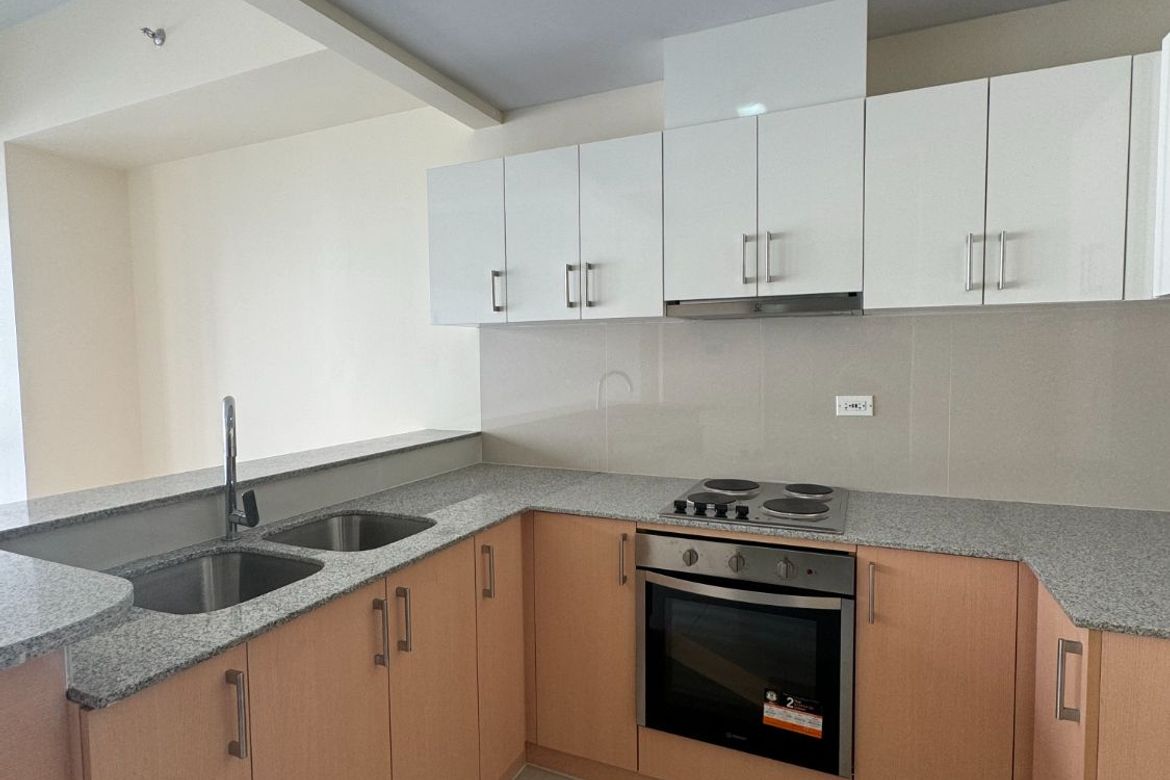 2 Bedroom Condo for Sale in Greenbelt Hamilton, San Lorenzo, Makati City – photo 2