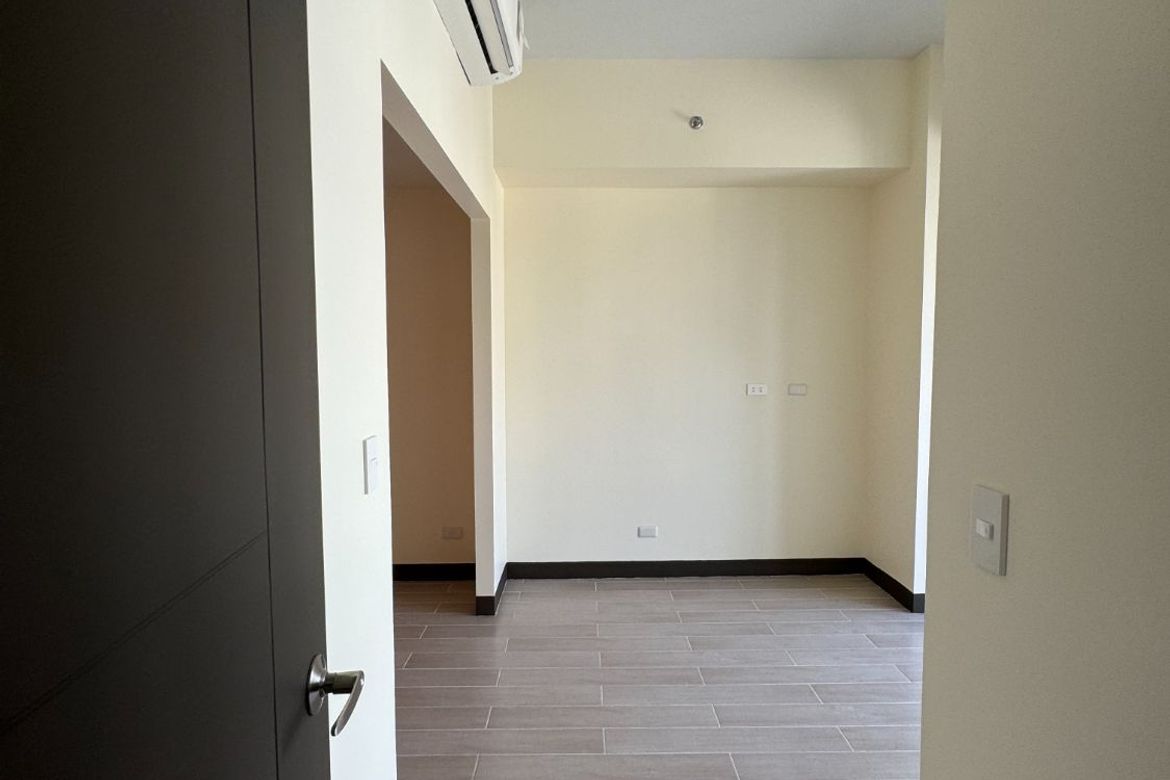 2 Bedroom Condo for Sale in Greenbelt Hamilton, San Lorenzo, Makati City – photo 10