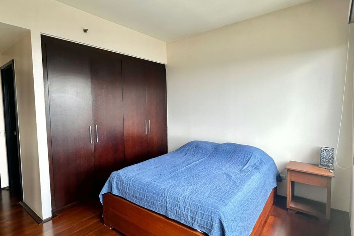 2 Bedroom Condo for Sale in Greenhills, San Juan, Metro Manila near MRT-3 Santolan