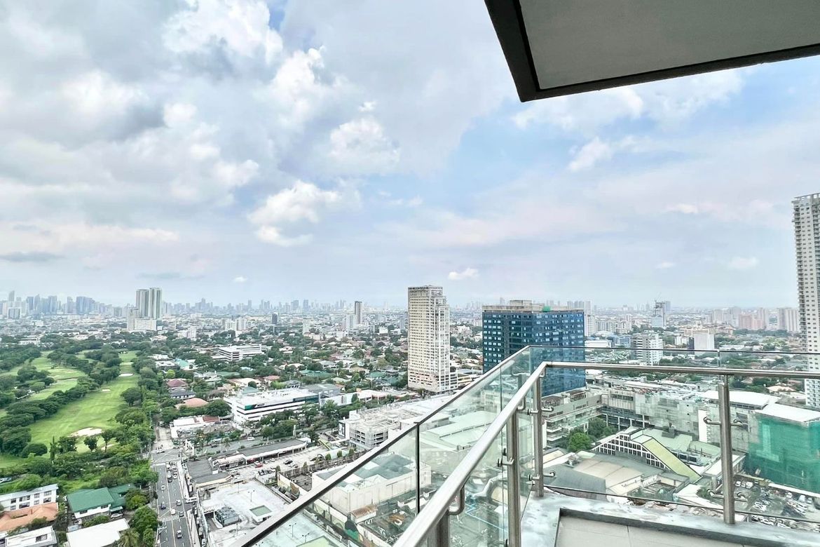 2 Bedroom Condo for Sale in Greenhills, San Juan, Metro Manila near MRT-3 Santolan – photo 6