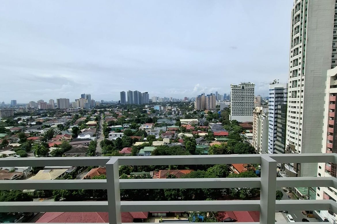 2 Bedroom Condo for Sale in Greenhills, San Juan, Metro Manila near MRT-3 Santolan