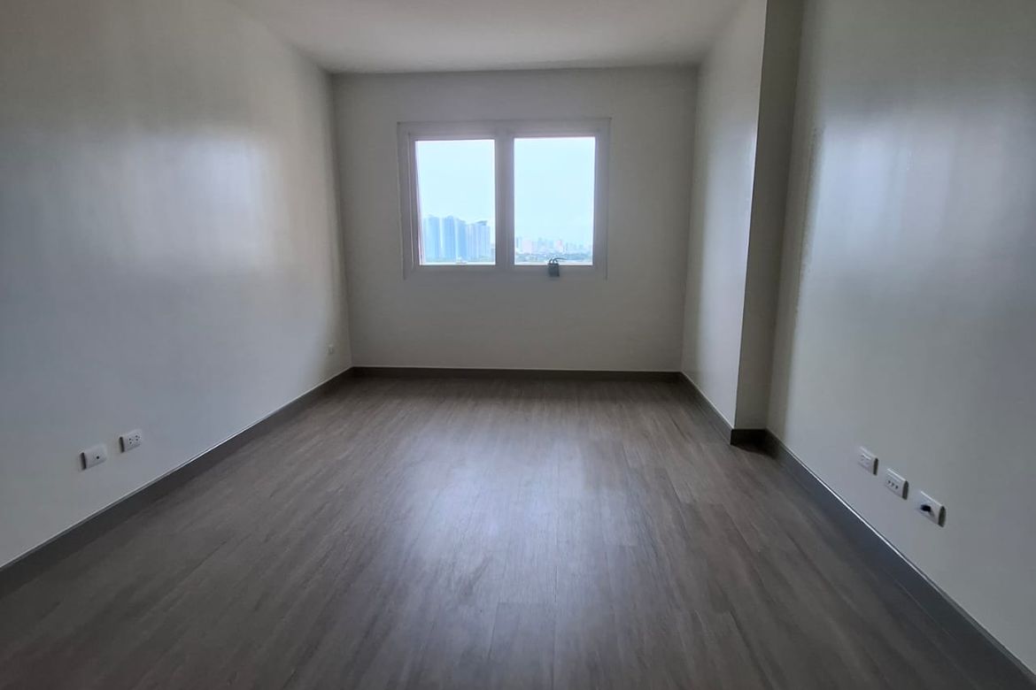 2 Bedroom Condo for Sale in Greenhills, San Juan, Metro Manila near MRT-3 Santolan – photo 4