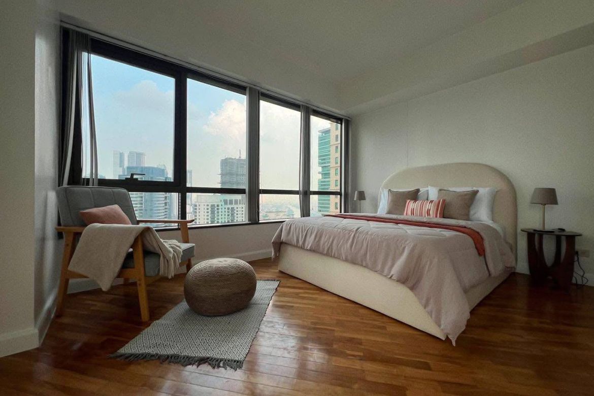 2 Bedroom Condo for Sale in Joya Lofts and Towers, Rockwell, Makati City near MRT-3 Guadalupe – photo 4