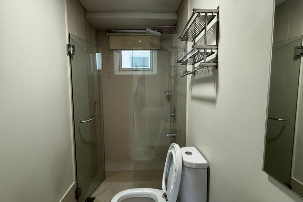 2 Bedroom Condo for Sale in Kroma Tower, San Lorenzo, Makati City – photo 9