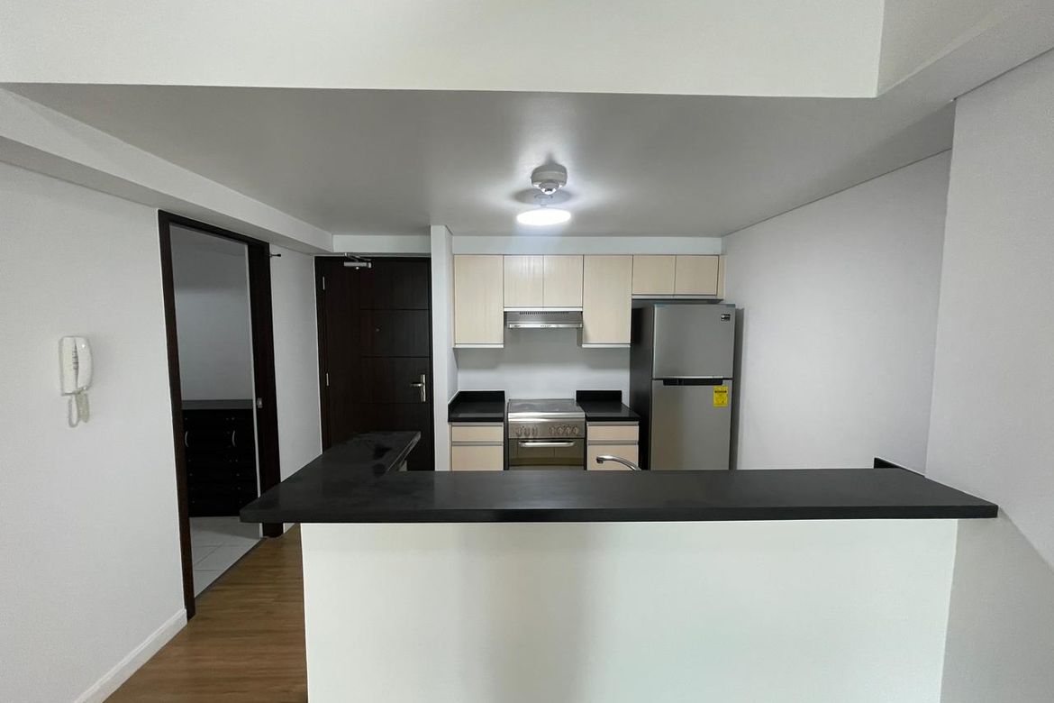 2 Bedroom Condo for Sale in Kroma Tower, San Lorenzo, Makati, Metro Manila – photo 4