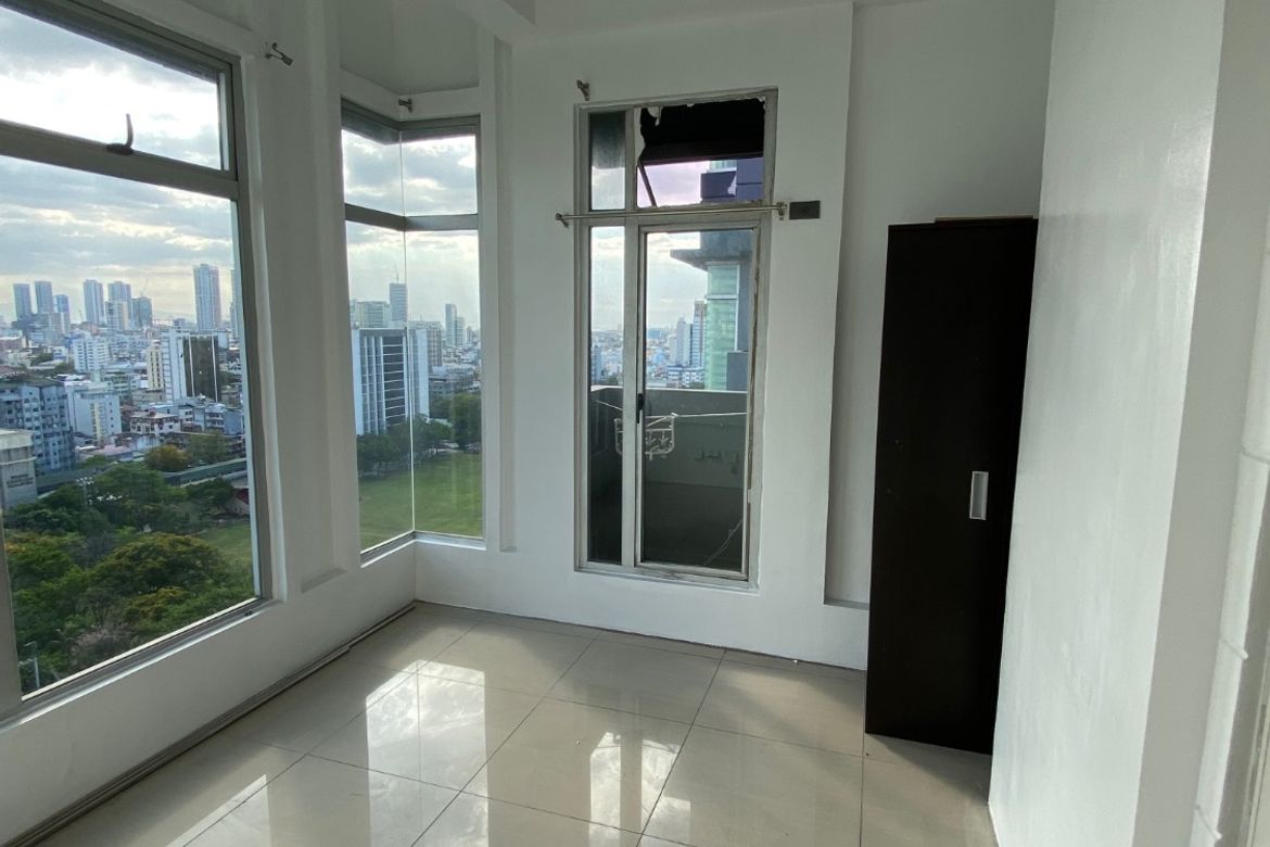 2 Bedroom Condo for Sale in Manila, Metro Manila near LRT-2 Legarda