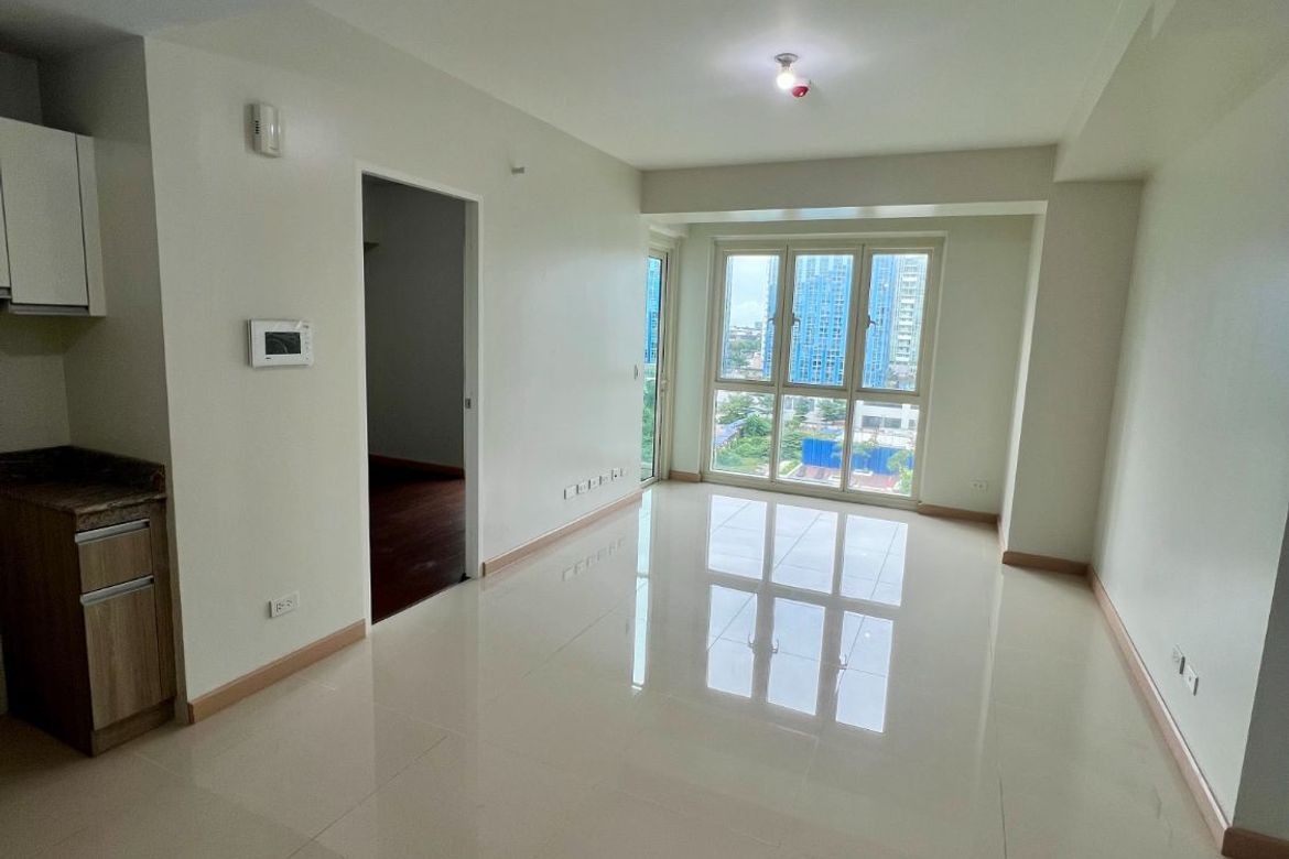2 Bedroom Condo for Sale in Mi Casa, Barangay 76, Pasay, Metro Manila near LRT-1 EDSA