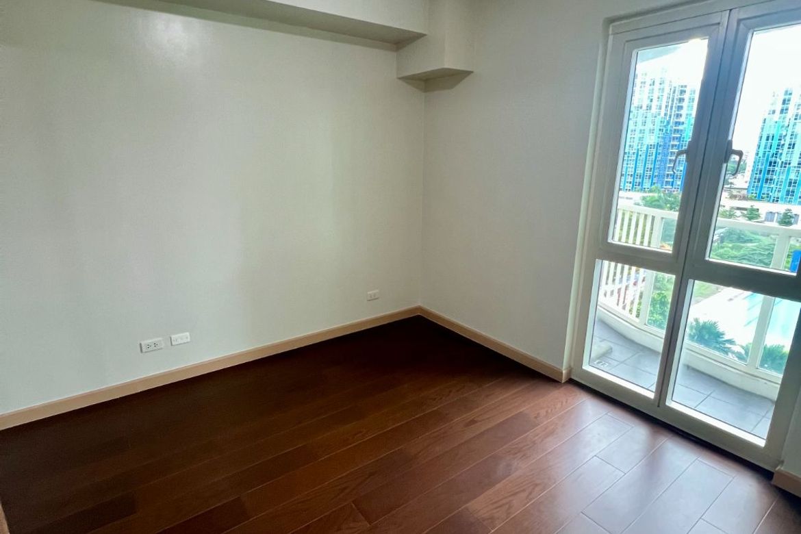 2 Bedroom Condo for Sale in Mi Casa, Barangay 76, Pasay, Metro Manila near LRT-1 EDSA – photo 3