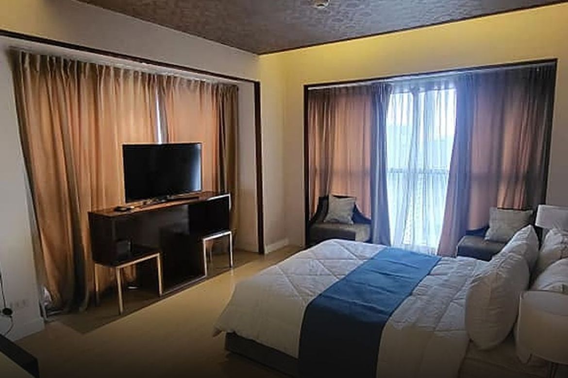 2 Bedroom Condo for Sale in One Shangri-La Place, Wack-Wack Greenhills, Mandaluyong, Metro Manila near MRT-3 Shaw Boulevard – photo 4