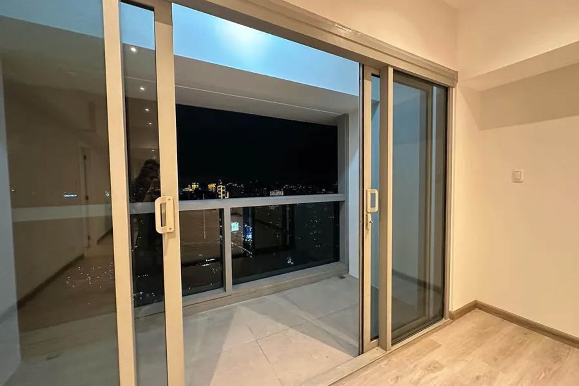 2 Bedroom Condo for Sale in One Shangri-La Place, Wack-Wack Greenhills, Mandaluyong, Metro Manila near MRT-3 Shaw Boulevard