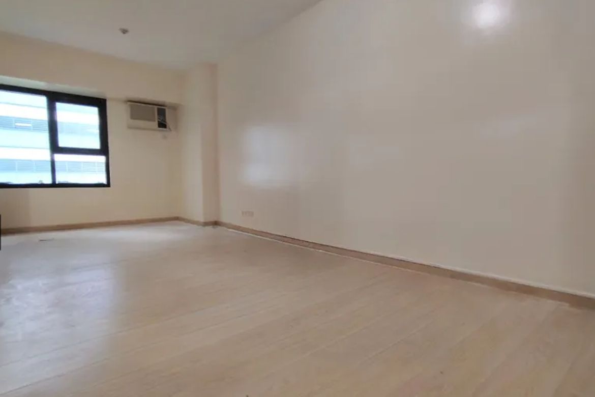 2 Bedroom Condo for Sale in One Shangri-La Place, Wack-Wack Greenhills, Mandaluyong, Metro Manila near MRT-3 Shaw Boulevard
