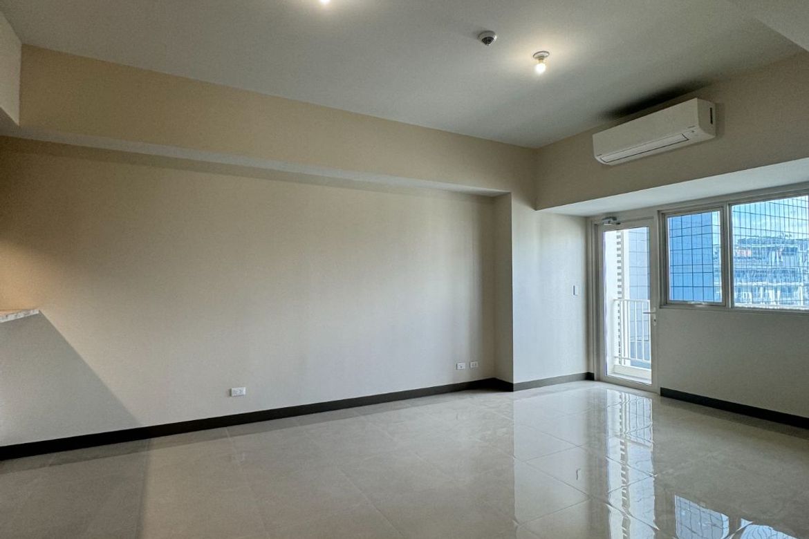 2 Bedroom Condo for Sale in Park McKinley West, BGC, Taguig – photo 2