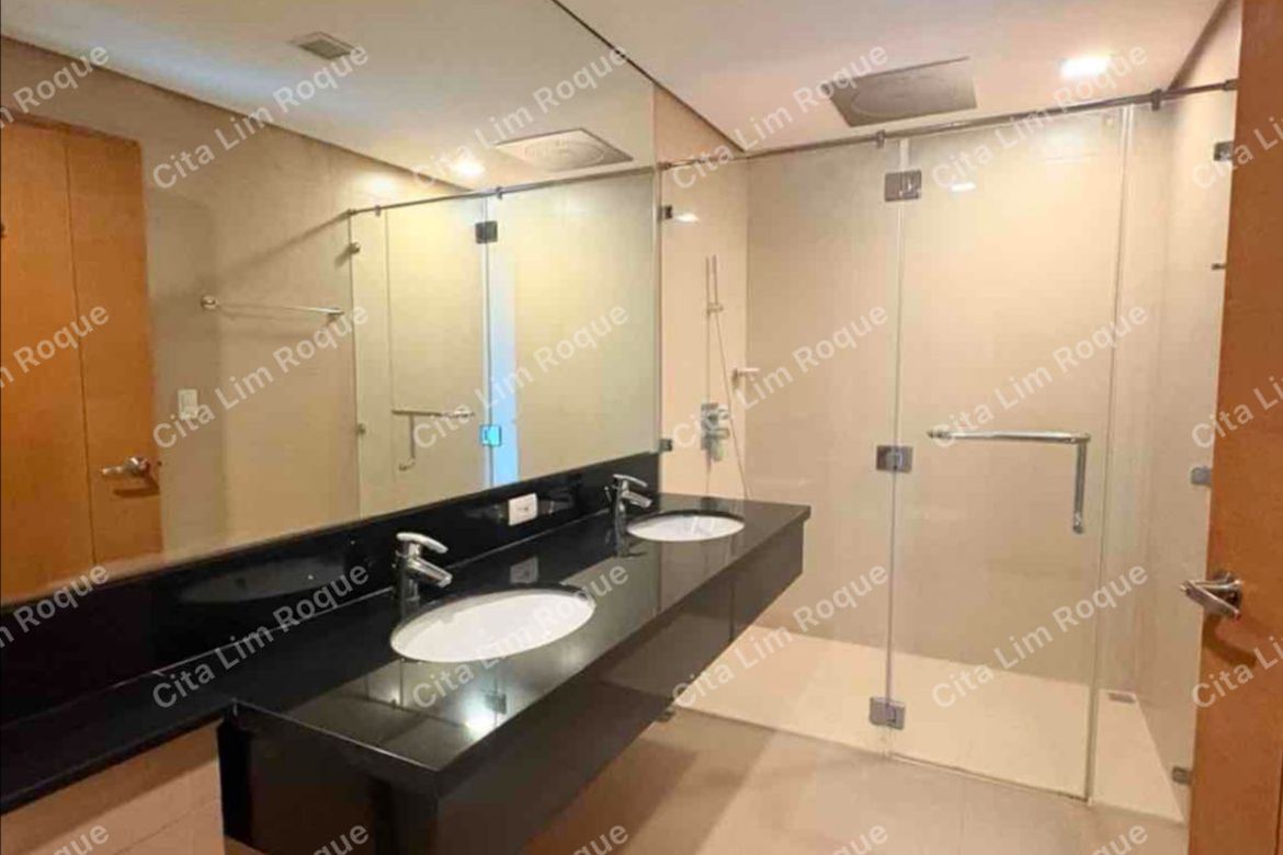 2 Bedroom Condo for Sale in Park Terraces, San Lorenzo, Makati City near MRT-3 Ayala – photo 3