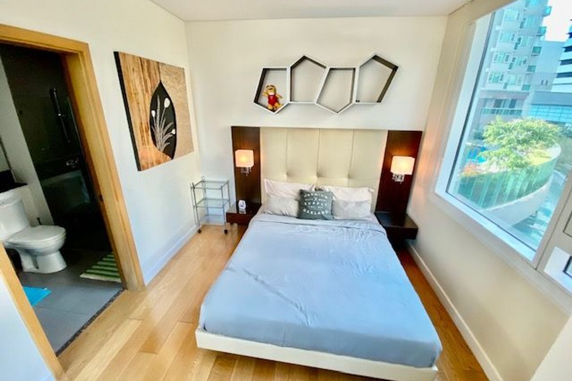 2 Bedroom Condo for Sale in Park Terraces, San Lorenzo, Makati City near MRT-3 Ayala – photo 16