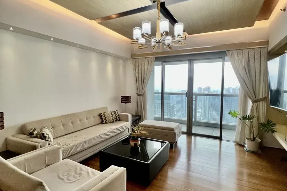 2 Bedroom Condo for Sale in Park Terraces, San Lorenzo, Makati, Metro Manila near MRT-3 Ayala