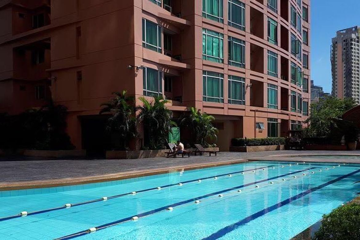 2 Bedroom Condo for Sale in Pio Del Pilar, Makati, Metro Manila – photo 2