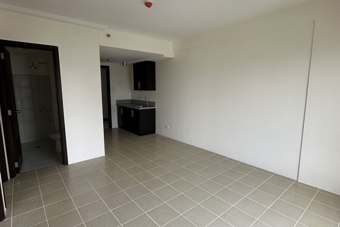 2 Bedroom Condo for Sale in Pioneer Woodlands, Barangka Ilaya, Mandaluyong, Metro Manila near MRT-3 Boni – photo 6