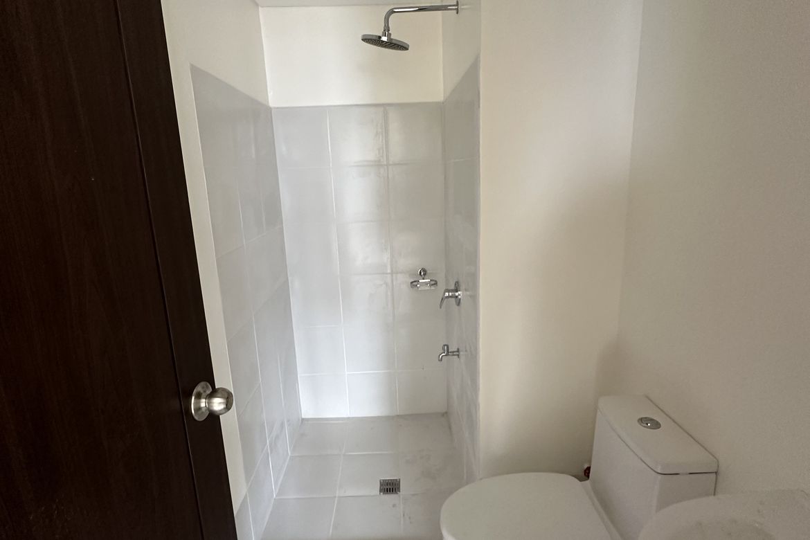 2 Bedroom Condo for Sale in Pioneer Woodlands, Barangka Ilaya, Mandaluyong, Metro Manila near MRT-3 Boni – photo 4