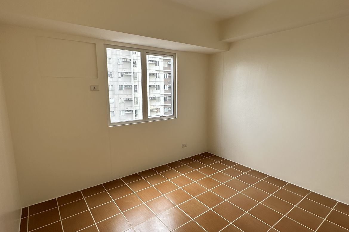 2 Bedroom Condo for Sale in Pioneer Woodlands, Barangka Ilaya, Mandaluyong, Metro Manila near MRT-3 Boni – photo 3