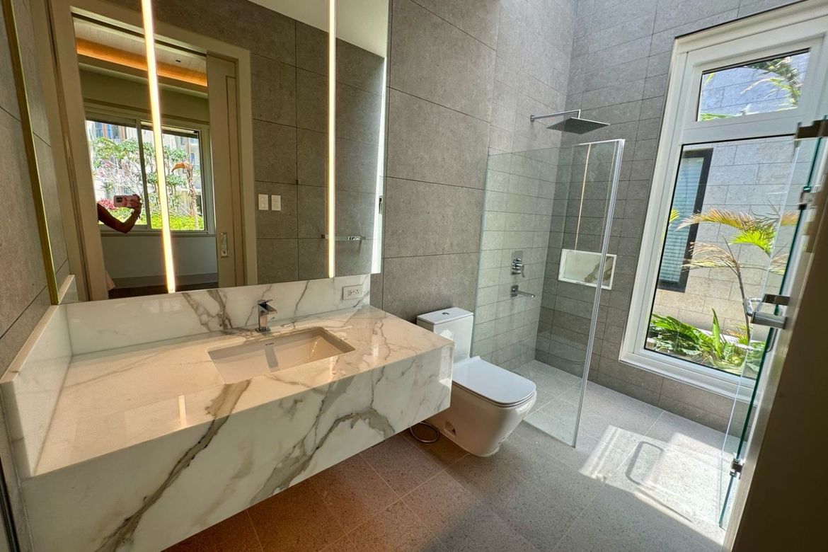 2 Bedroom Condo for Sale in Punta Engaño, Lapu-Lapu, Cebu – photo 7
