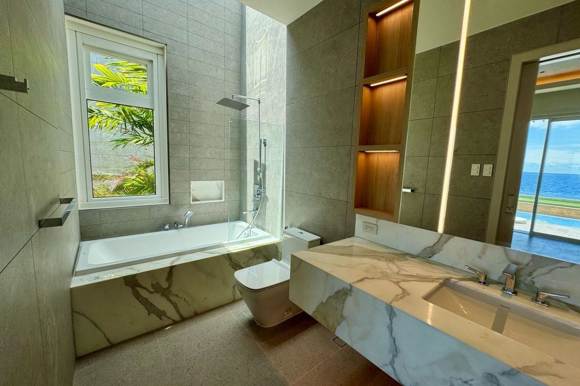 2 Bedroom Condo for Sale in Punta Engaño, Lapu-Lapu, Cebu – photo 8