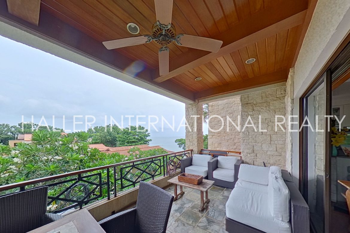2 Bedroom Condo for Sale in Punta Engaño, Lapu-Lapu, Cebu