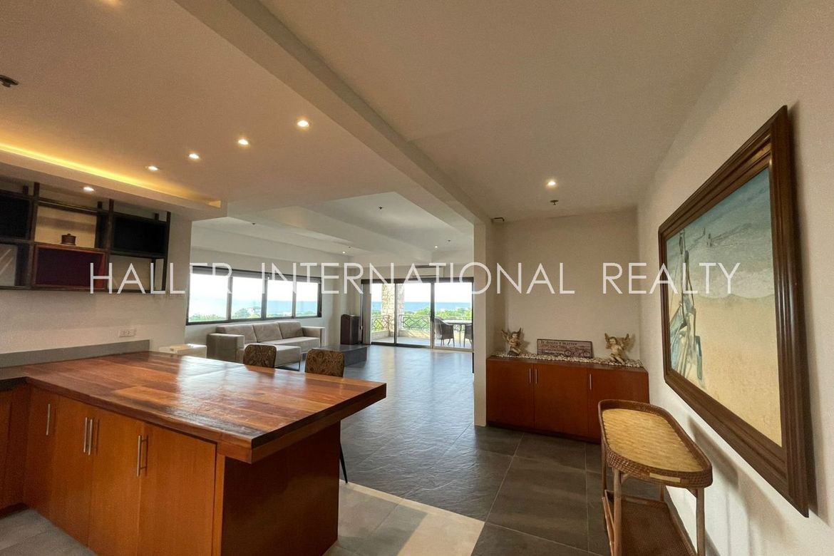 2 Bedroom Condo for Sale in Punta Engaño, Lapu-Lapu, Cebu
