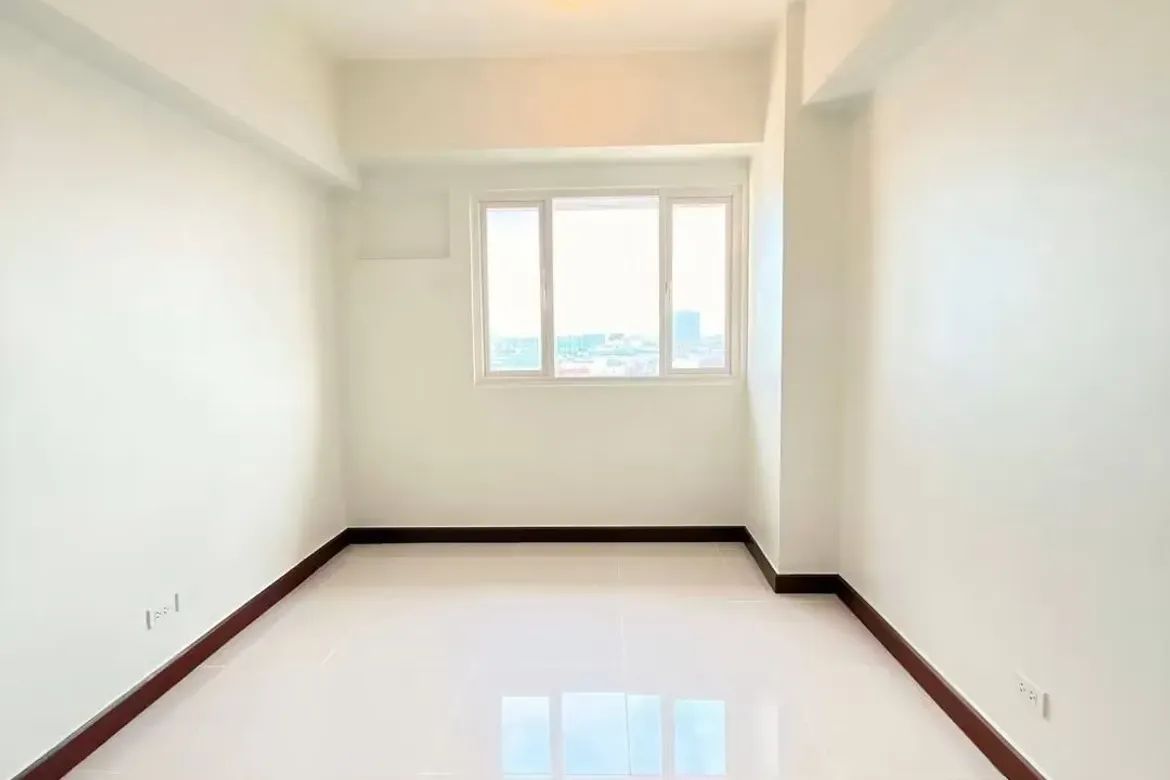 2 Bedroom Condo for Sale in Quantum Residences, Barangay 49, Pasay, Metro Manila near LRT-1 Gil Puyat – photo 4